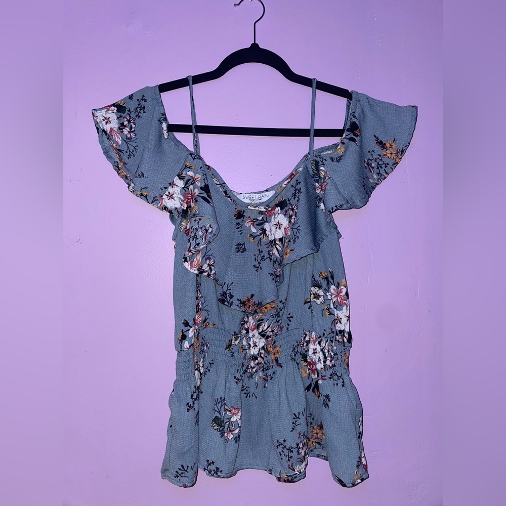 Blue floral print top